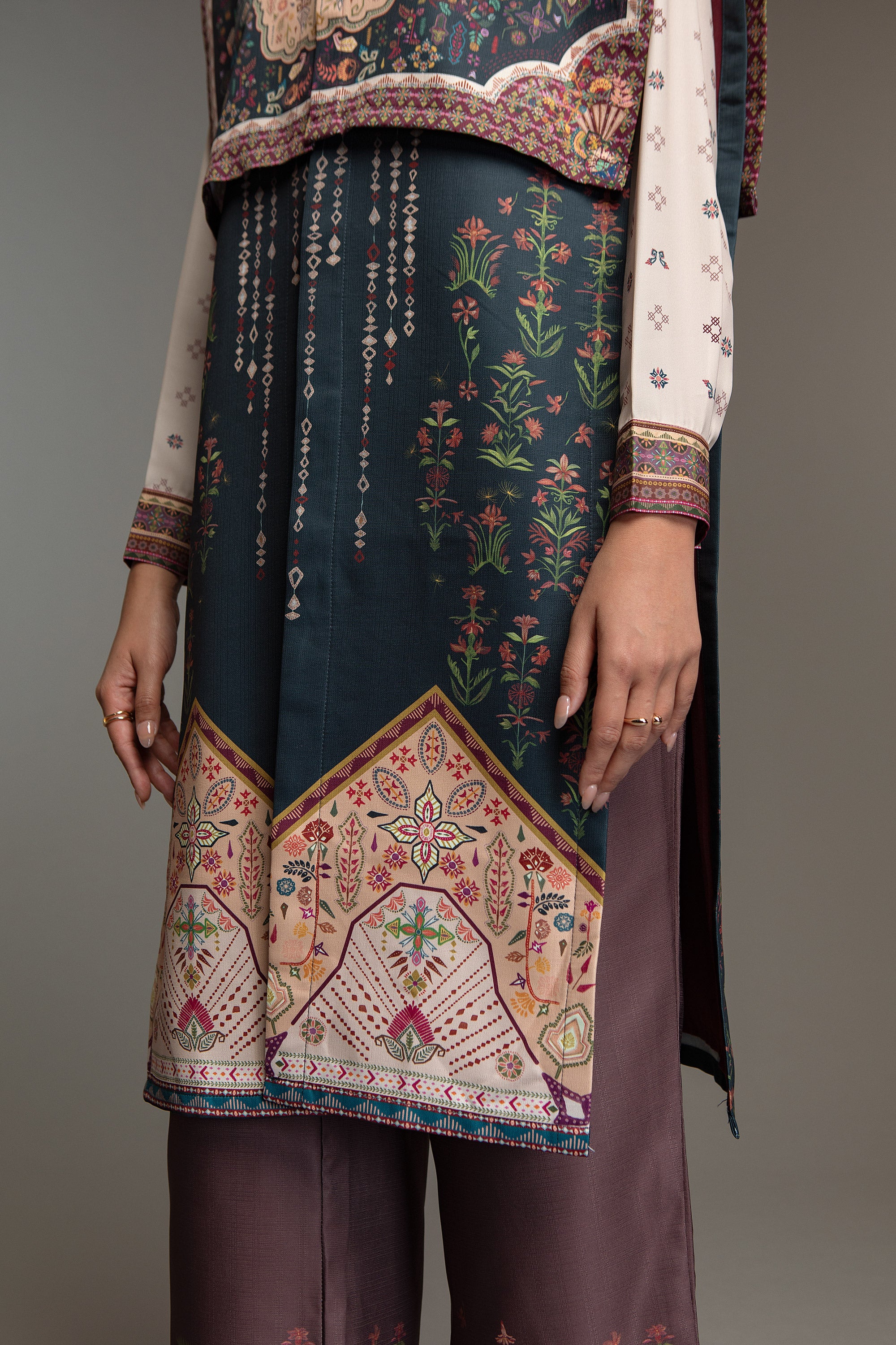 Pijar Vest + Inner Top Malam