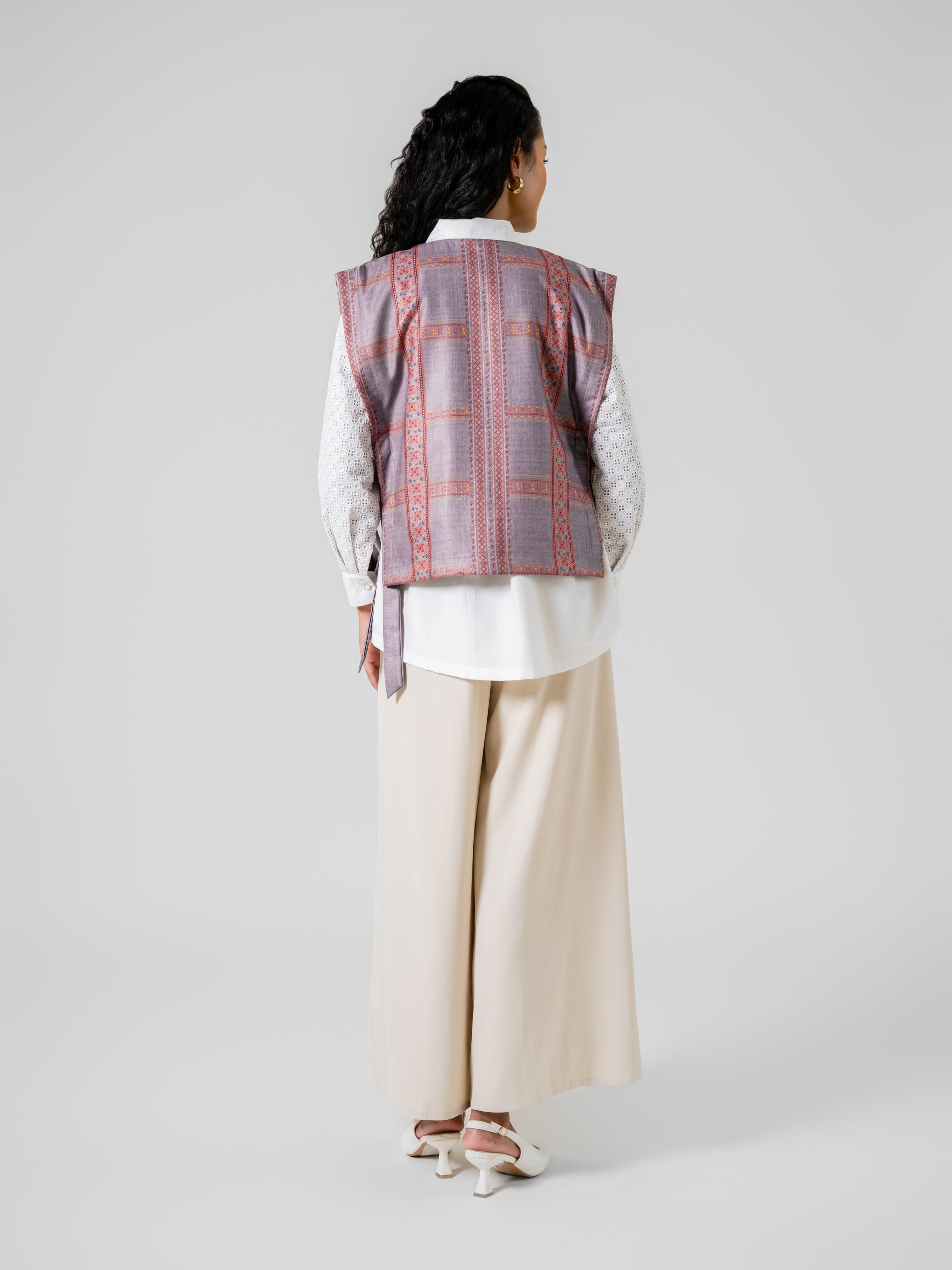 Dampu Bulan Vest