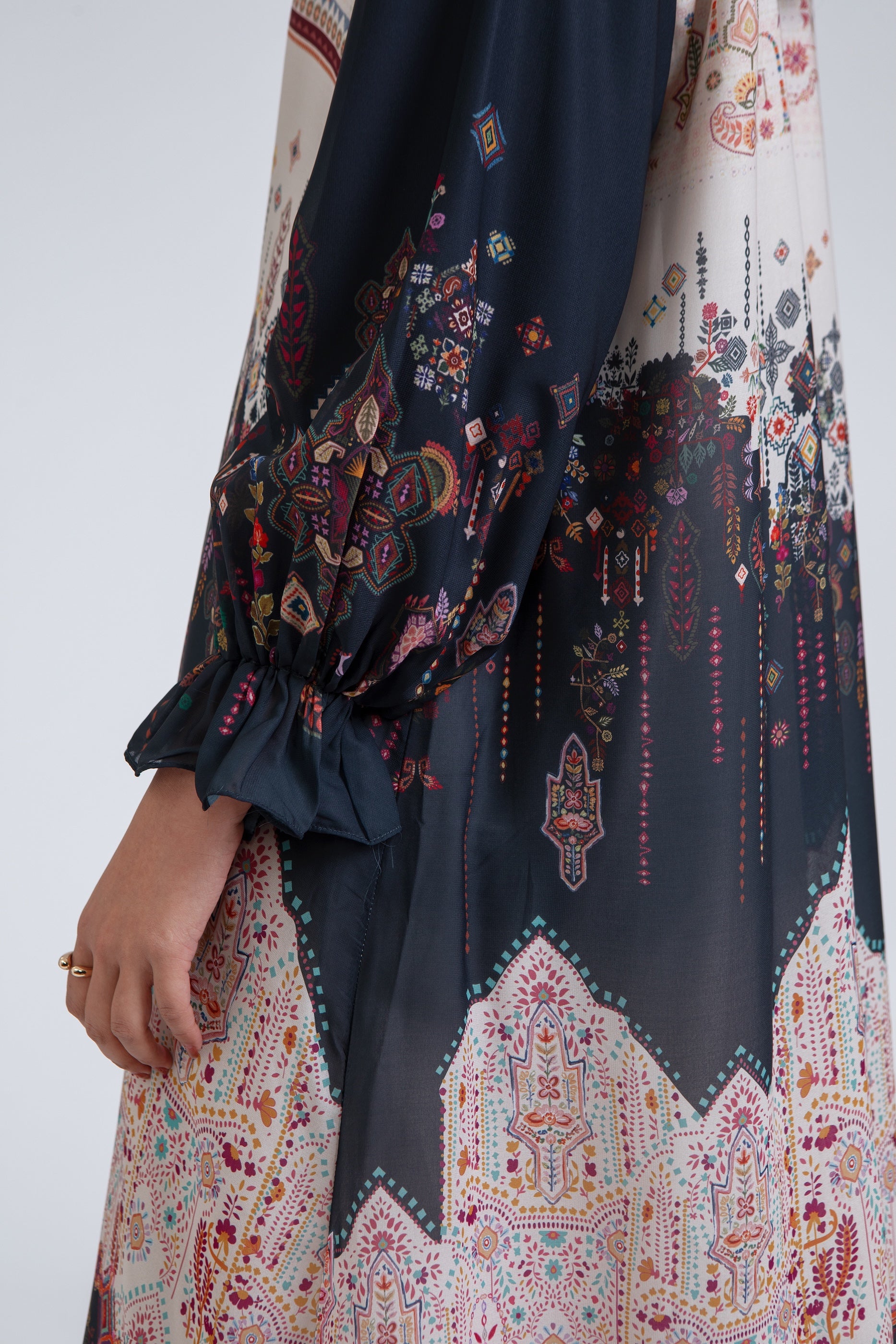 Nyala Outer + Inner Top Malam