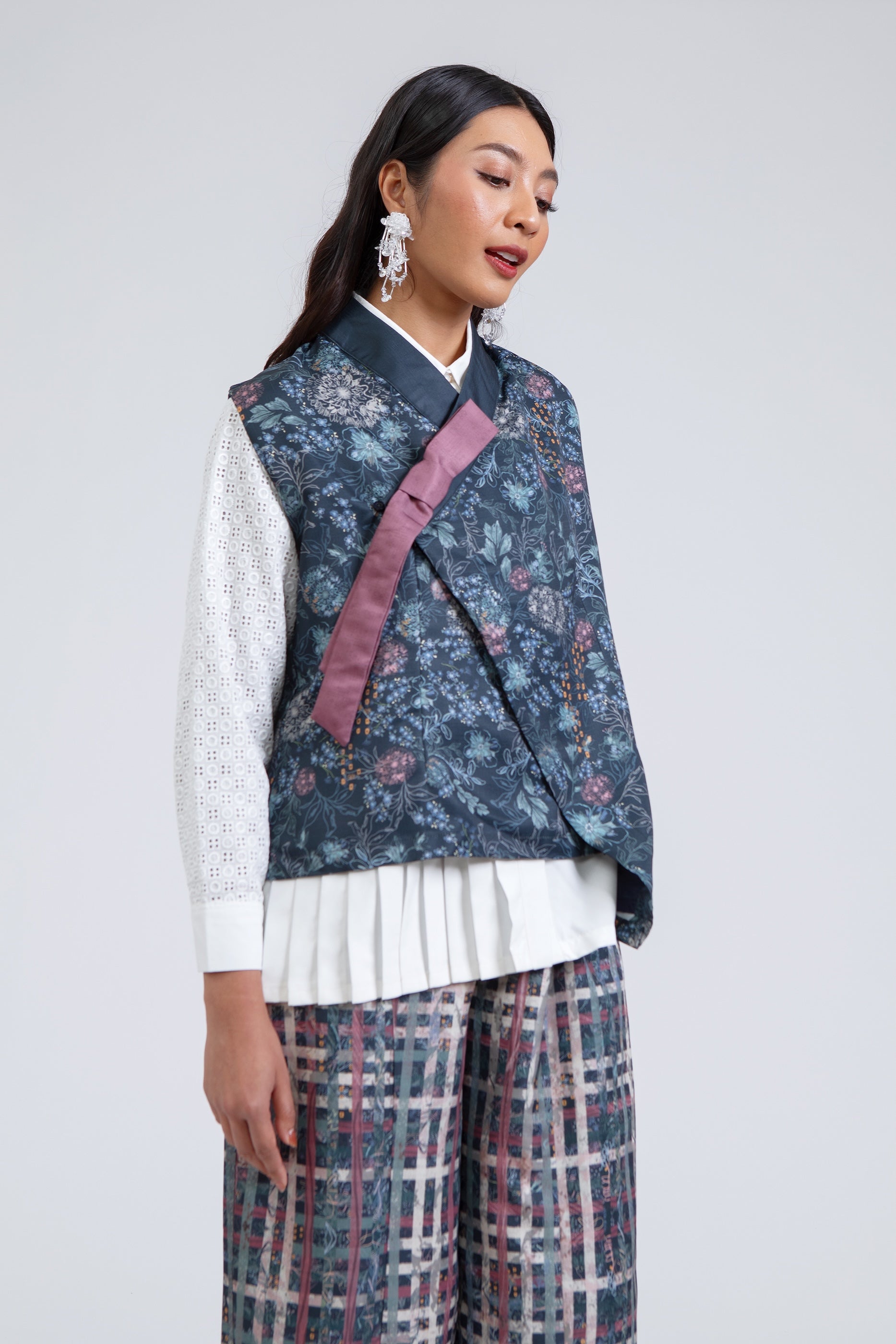 Lentera Vest